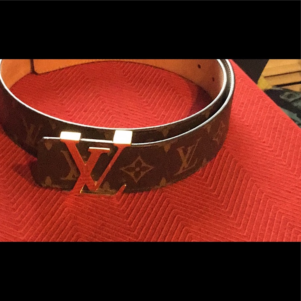 LOUIS VUITTON LV INITIALS BELT.
MONOGRAM CANVAS BELT.